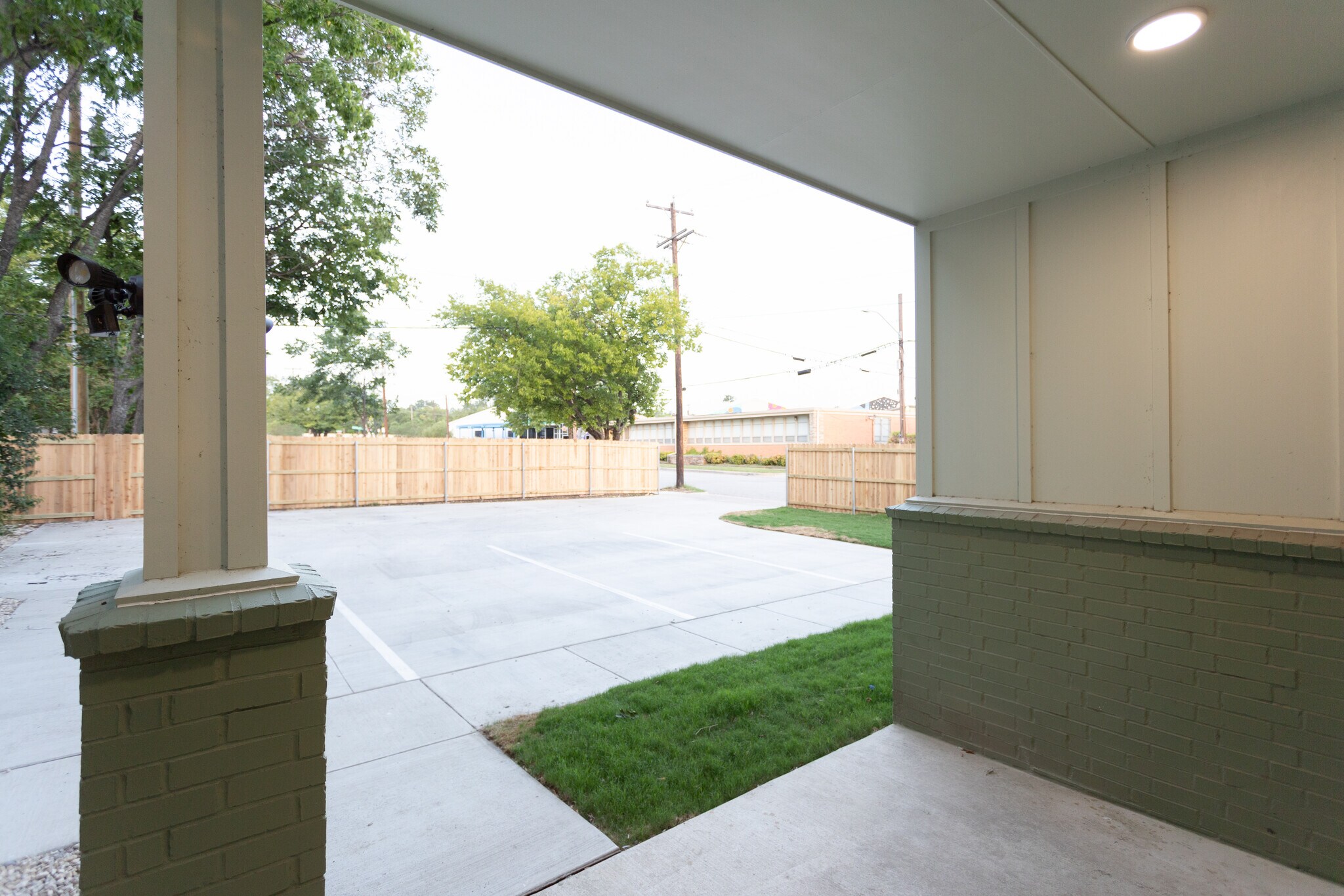Building Photo - 2945 Gordon Ave