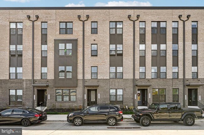 Building Photo - 2506 W Peninsula Dr