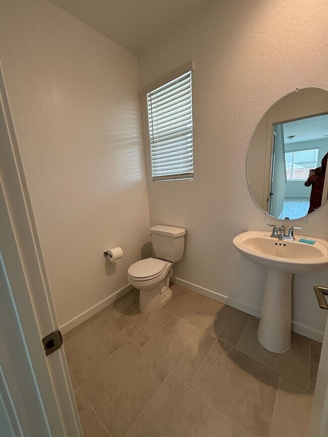 Building Photo - AVAILABLE SOON: Brand-New 2-Story Home wit...
