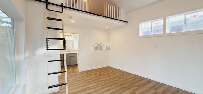 Building Photo - 5621 N 44th St