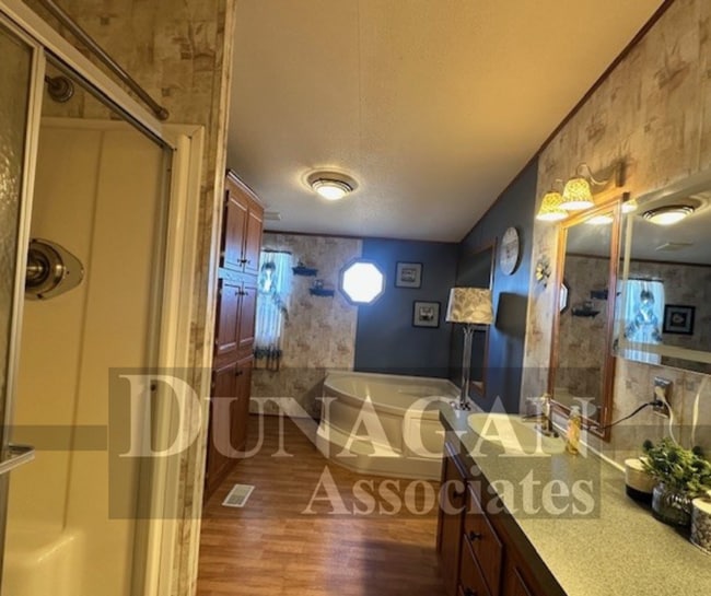 Building Photo - 3 Bed / 2 Bath Fully Furnished Mobile Home, pet friendly!