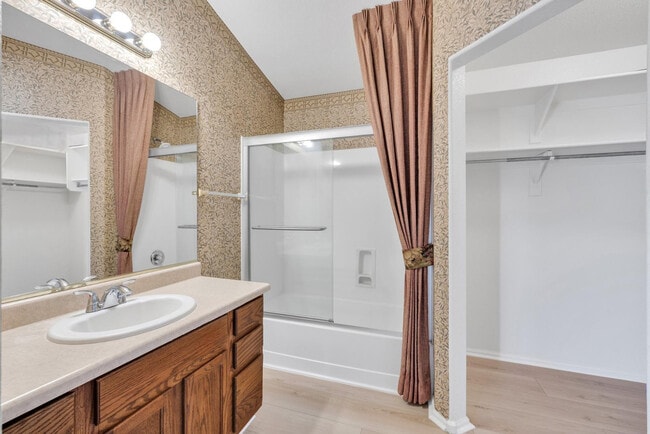 Building Photo - 42780 W Sunland Dr