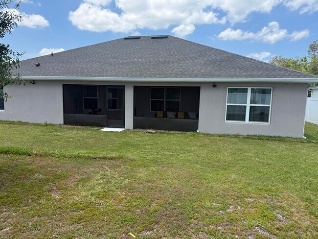 Building Photo - 2225 SE Merrill Rd