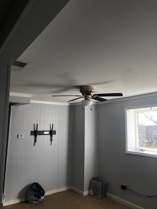 Living room - 3507 Reichert Rd