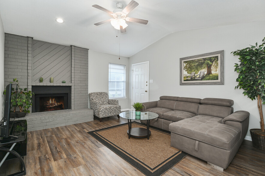 Building Photo - Cedar Creek Apartments