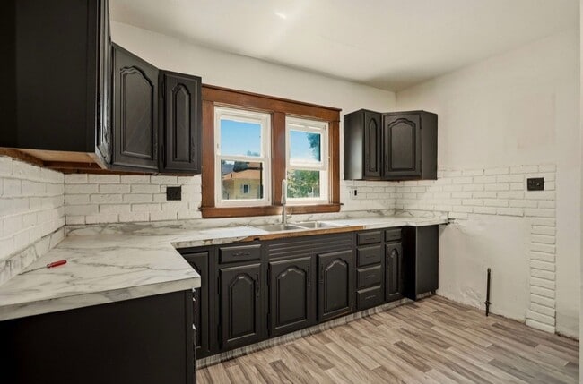 Building Photo - Spacious 3-Bedroom Home with Walk-In Closets!