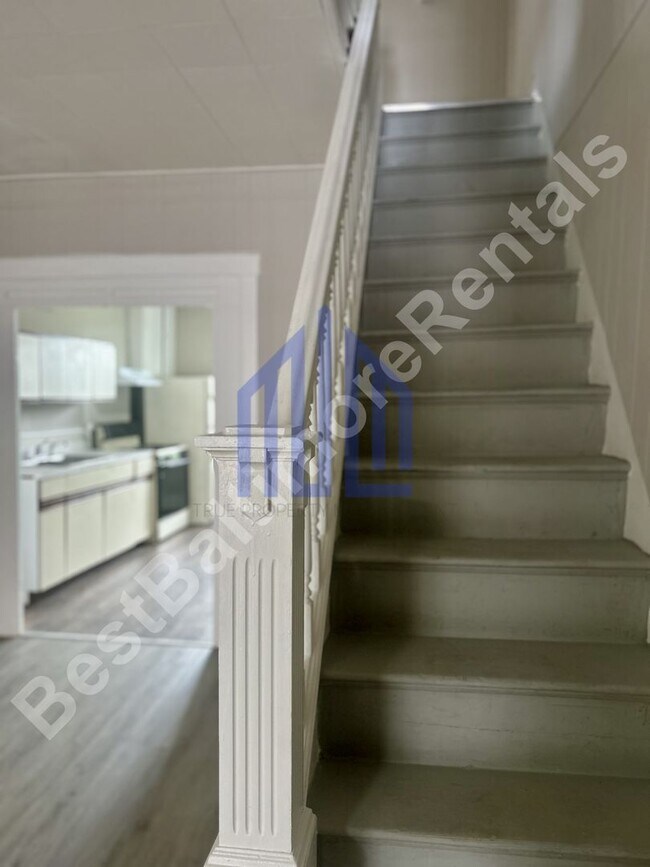 Building Photo - Spacious 3 Bedroom in West Baltimore