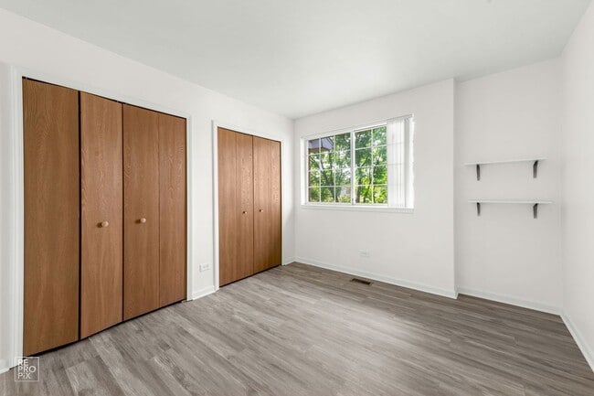 Building Photo - Two Bedroom Condo in Wheaton