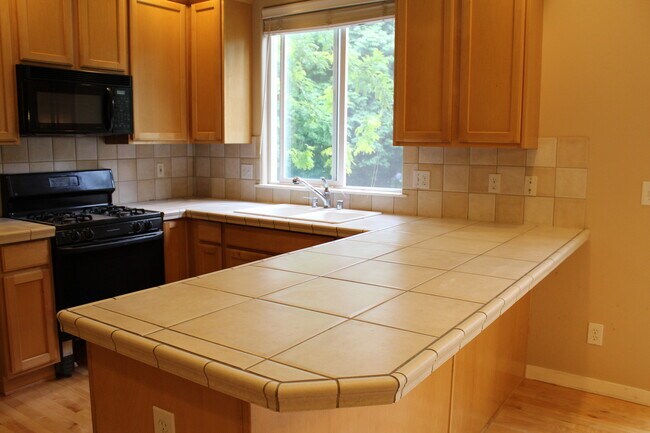 Building Photo - Rose Hill - Kirkland Home