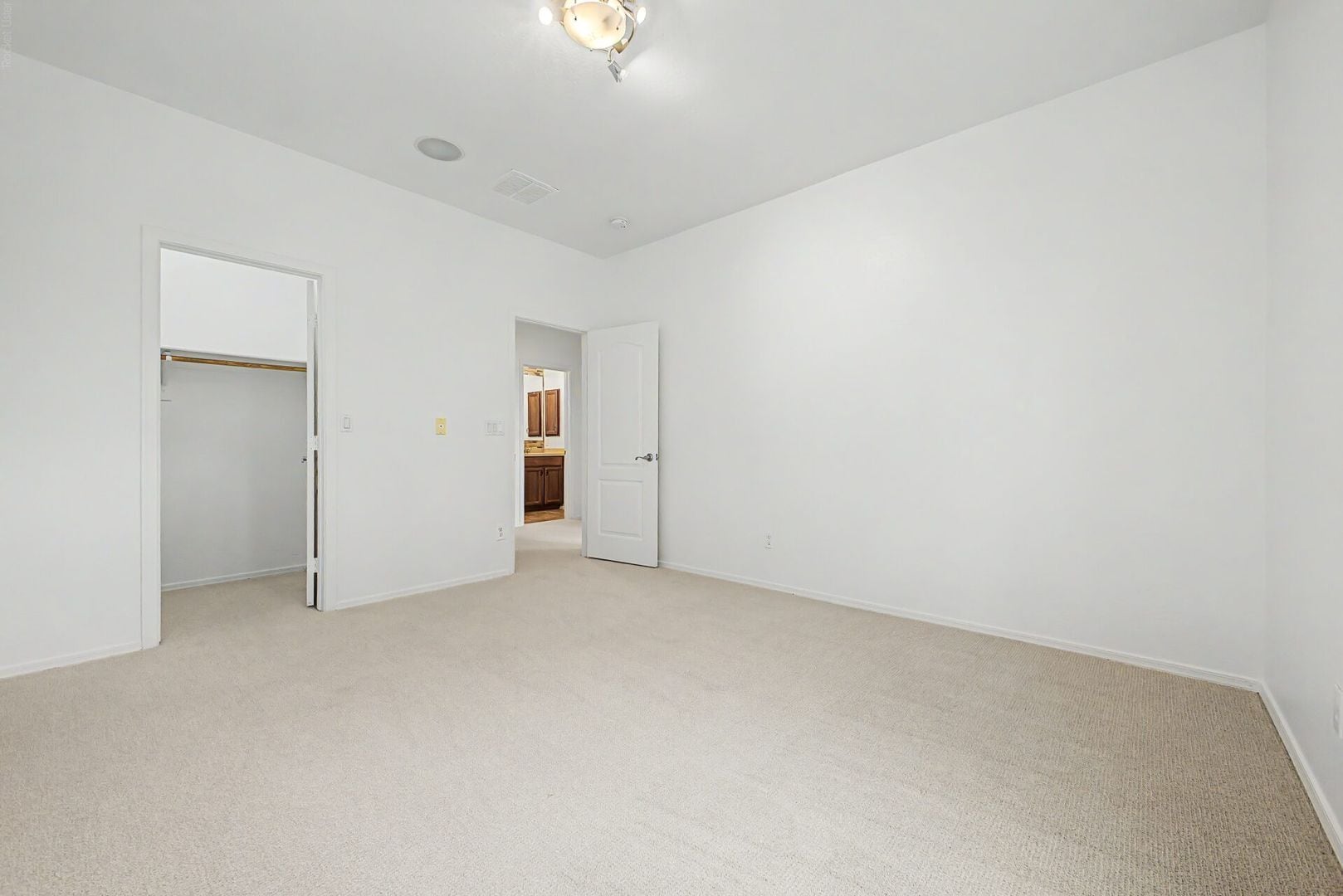Building Photo - 4947 E Odessa Dr