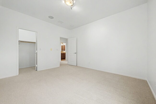 Building Photo - 4947 E Odessa Dr