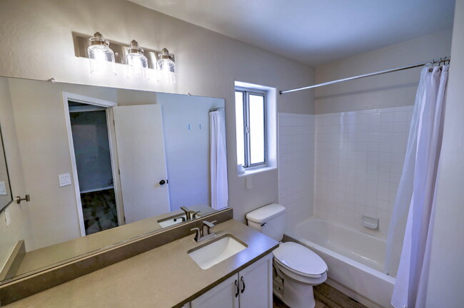 Building Photo - Smart East Side 3 Bedroom Home with EV cha...