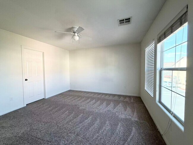 Building Photo - Spacious 2-story home located in a convenient Las Vegas gate community