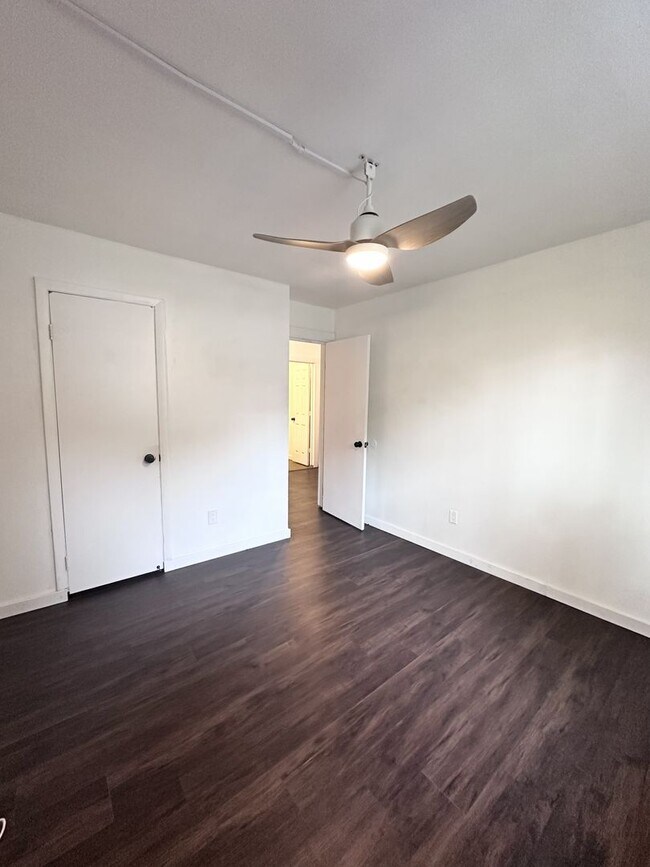 Building Photo - Renovated 4-bedroom, 2.5 bathroom in Virginia Beach