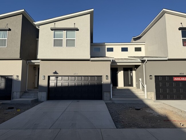 Building Photo - 4013 S Woodland Ave