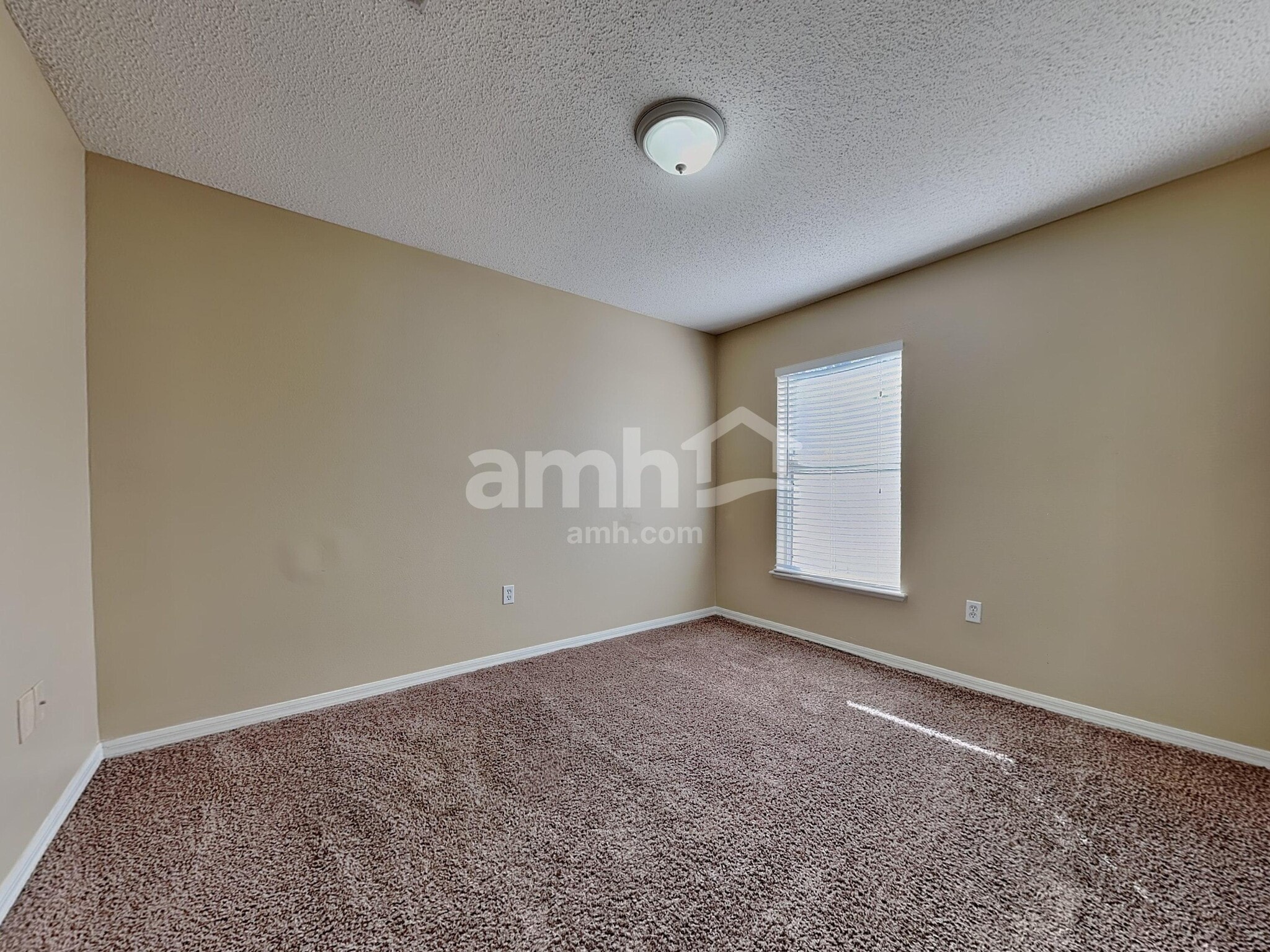 Building Photo - 30541 Double Dr