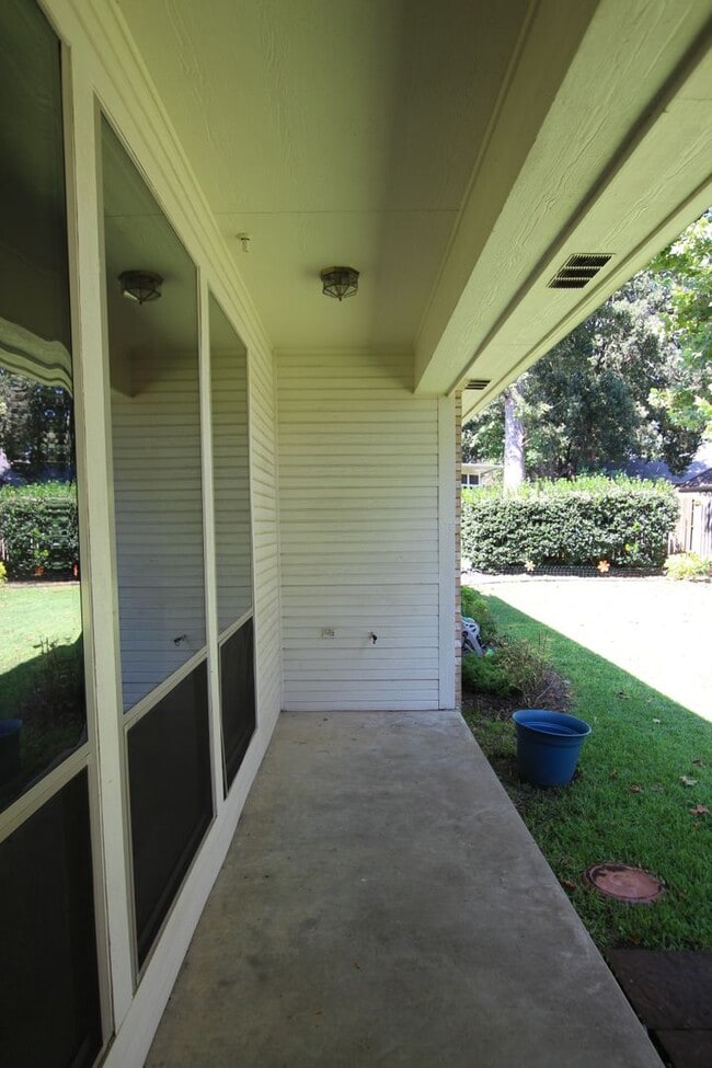 Building Photo - Coming Soon: 3 bedroom 2 bathroom home in Tyler!