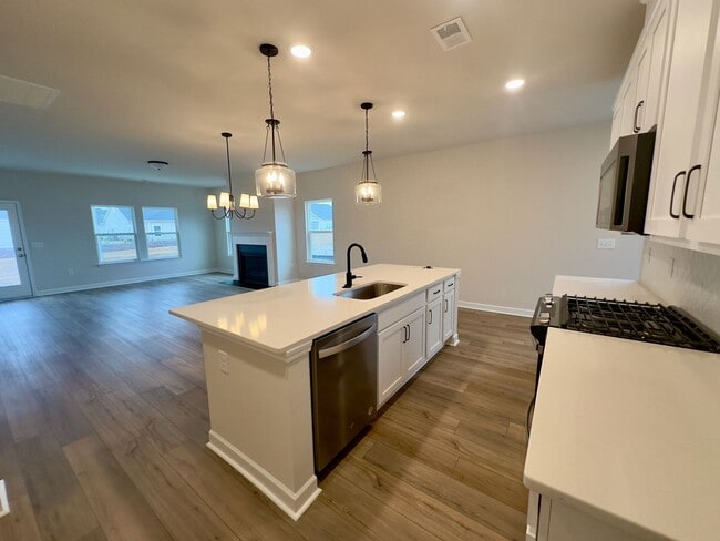 Building Photo - Custom Home in Bella Vita!
