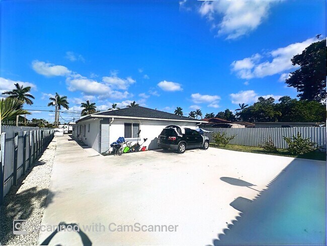 Building Photo - 21872 SW 118th Ave