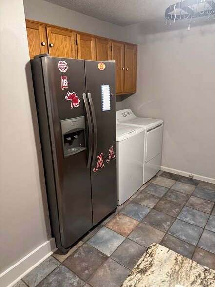 Building Photo - 2950 Meadowlark Ln