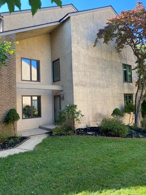 Building Photo - 111 Falcon Ln