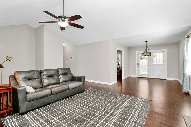 Building Photo - 105 Antelope Dr