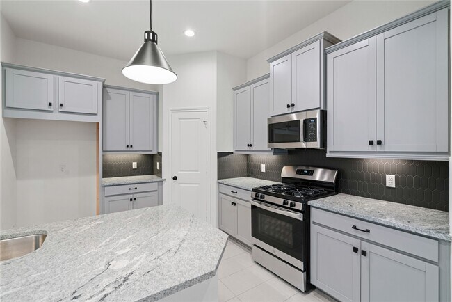 Building Photo - 631 Silver Pear Ct