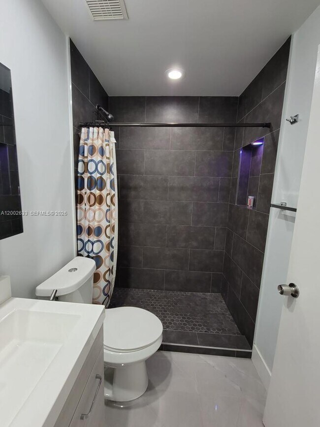 Building Photo - 199 SW 12th Ave