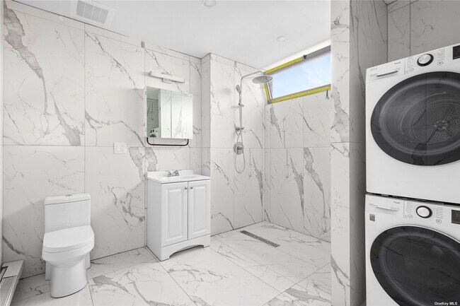 Building Photo - 23-09 Broadway