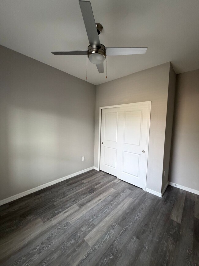 Building Photo - 1156 Melville Rd