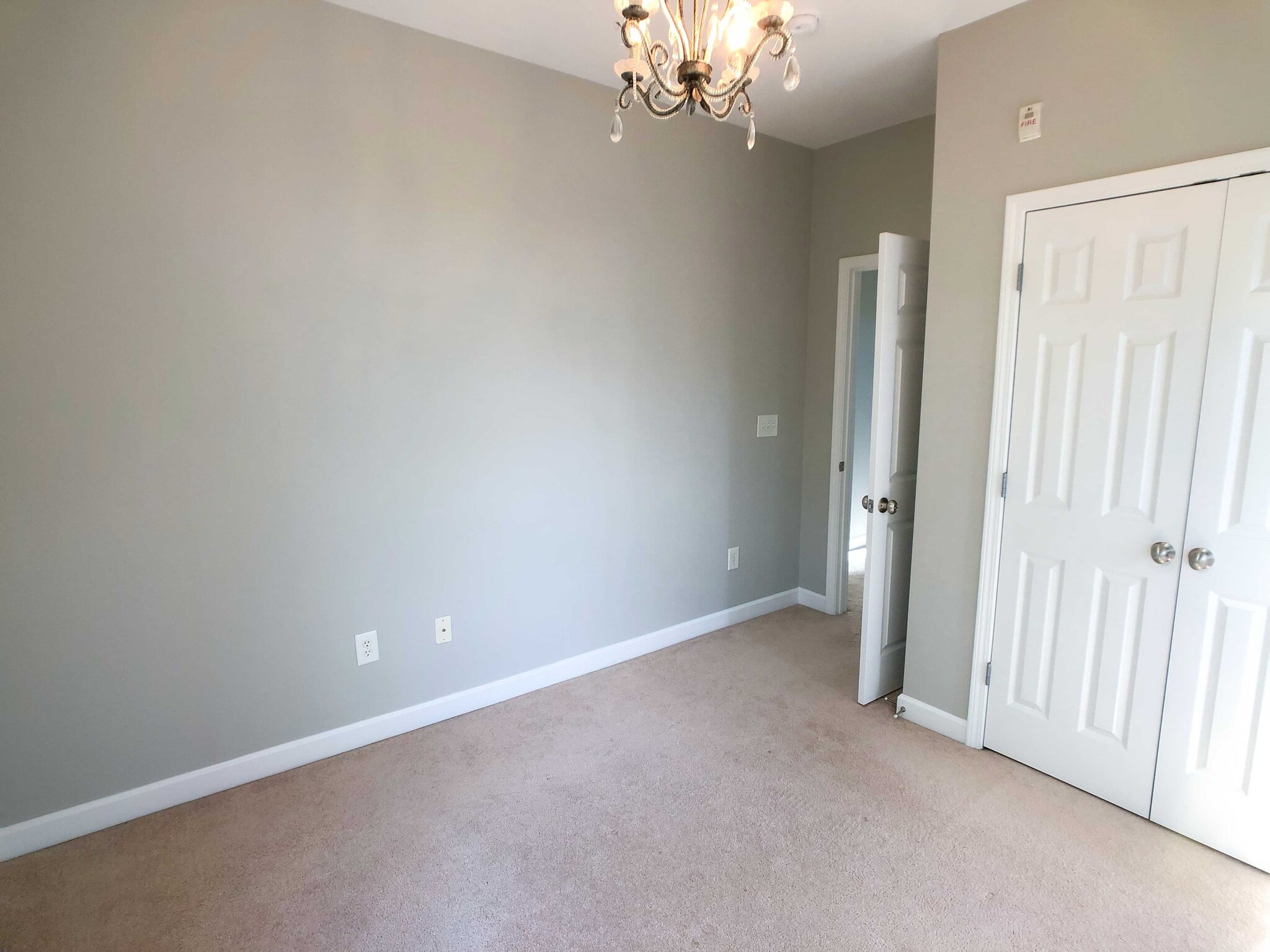 Guest Bedroom - 2834 Howard Ave