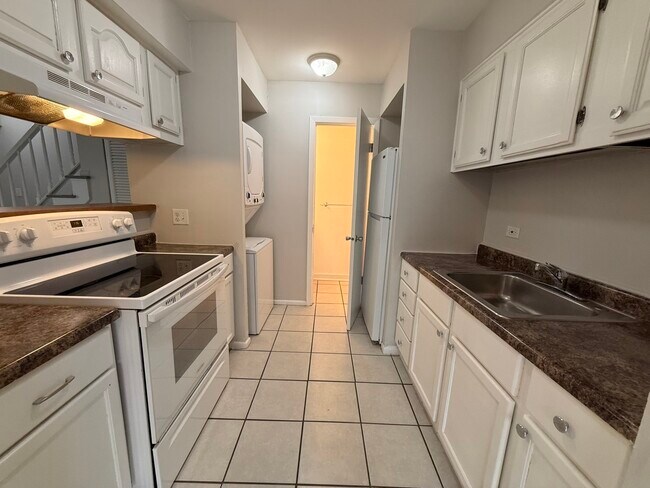 Building Photo - 2167 N Heather Ln