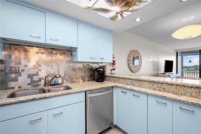 Building Photo - 450 Treasure Island Causeway