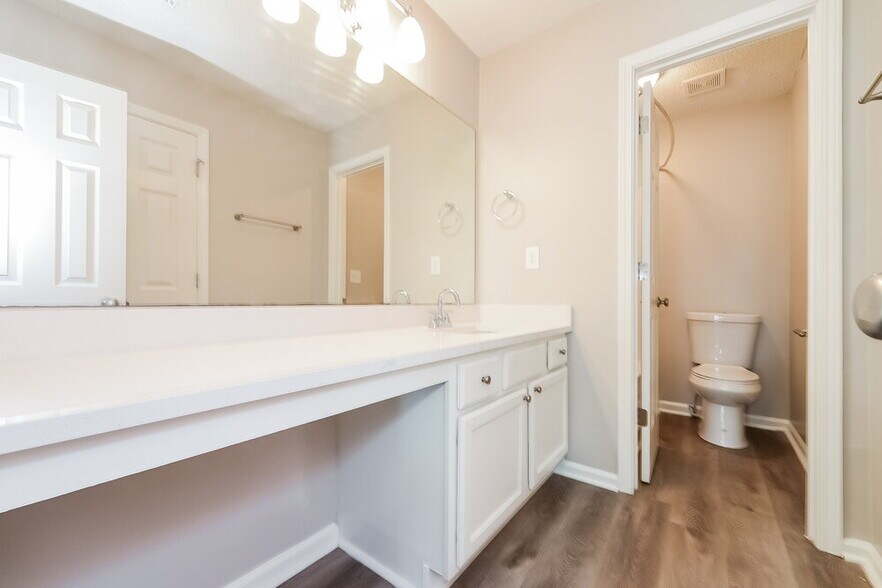 Building Photo - 3948 English Valley Dr