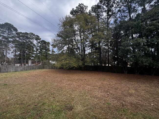 Building Photo - 610 Winchester Rd