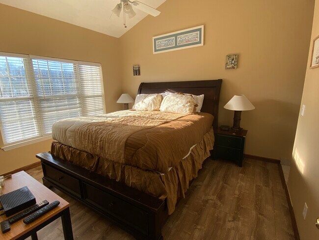 Building Photo - 3947 Gladiola Ct