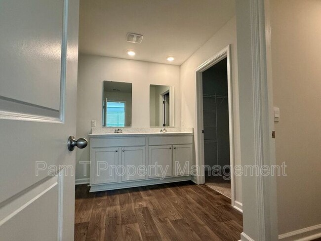 Building Photo - 512 Turpentine Trl