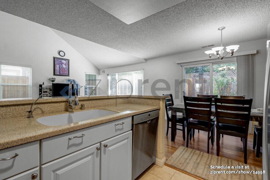Building Photo - 2110 Alexander Way