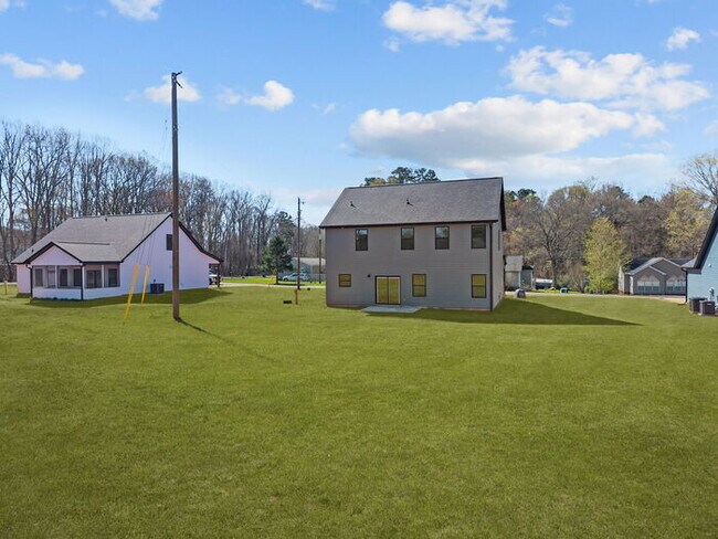 Building Photo - New Salisbury 4 bedroom 2.5 bathroom