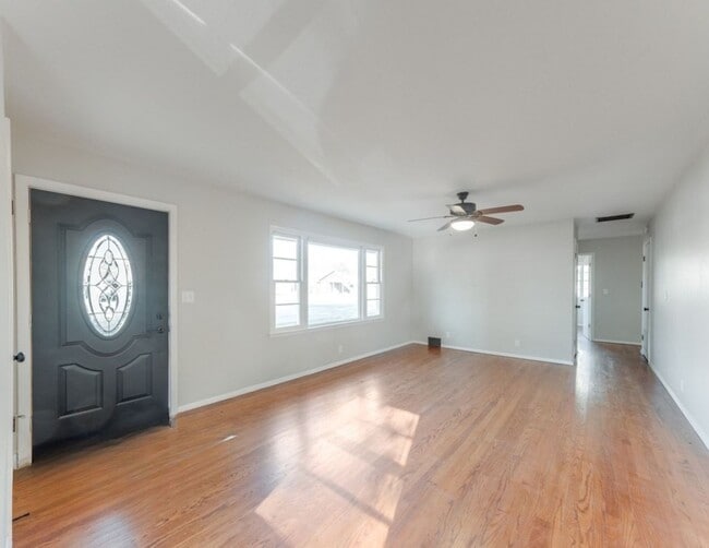 Building Photo - Fully remodeled 4 Bed / 2 bath ranch home