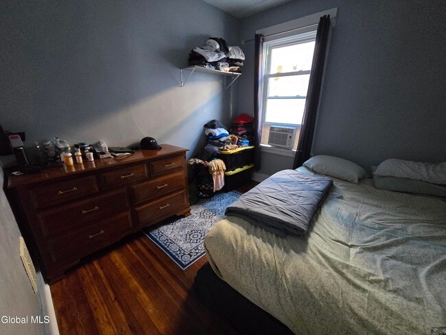 Building Photo - 231 Division St