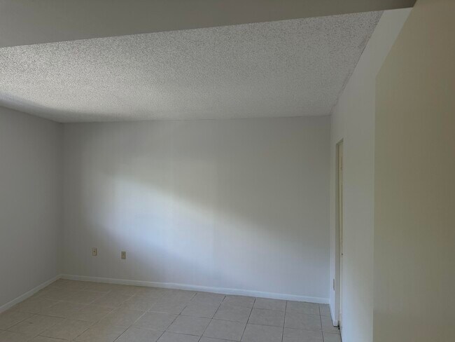 Building Photo - 3605 S Ocean Blvd