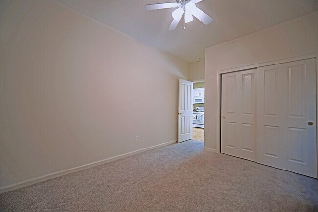Building Photo - Beautiful Highland Reserve home 4 bedroom,...