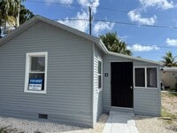 Building Photo - 4 15 Pne Rdg Dr