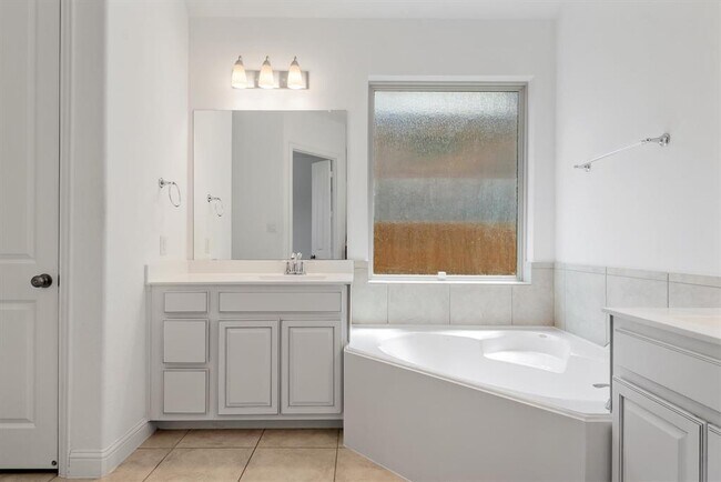 Building Photo - 28215 Whitmore Bend Dr