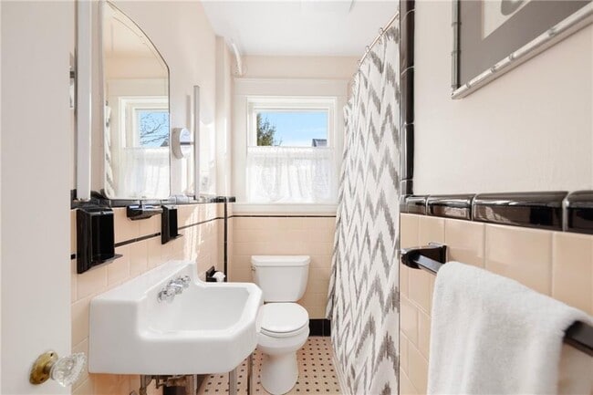 Building Photo - 9 White Terrace