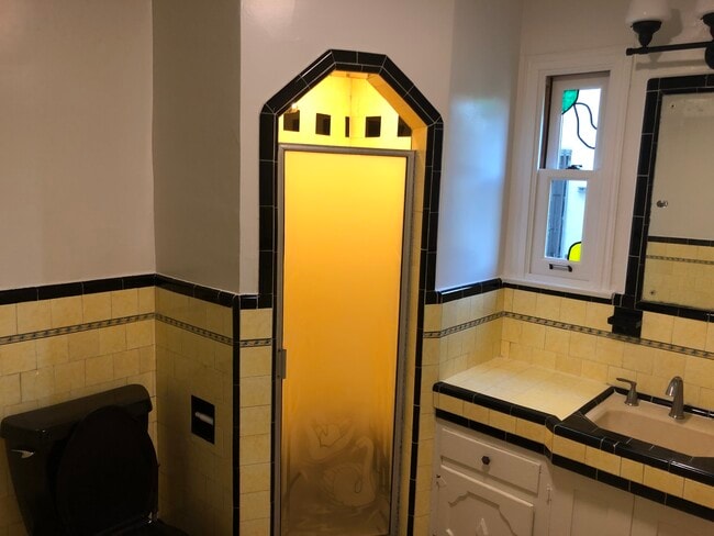 Building Photo - 1069 S Crescent Heights Blvd