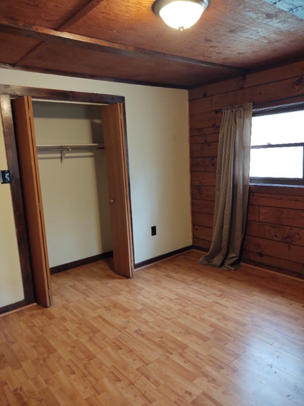 Building Photo - 206 Sellersville Dr