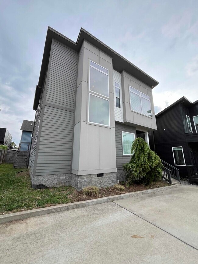 Building Photo - 915 Delmas Ave