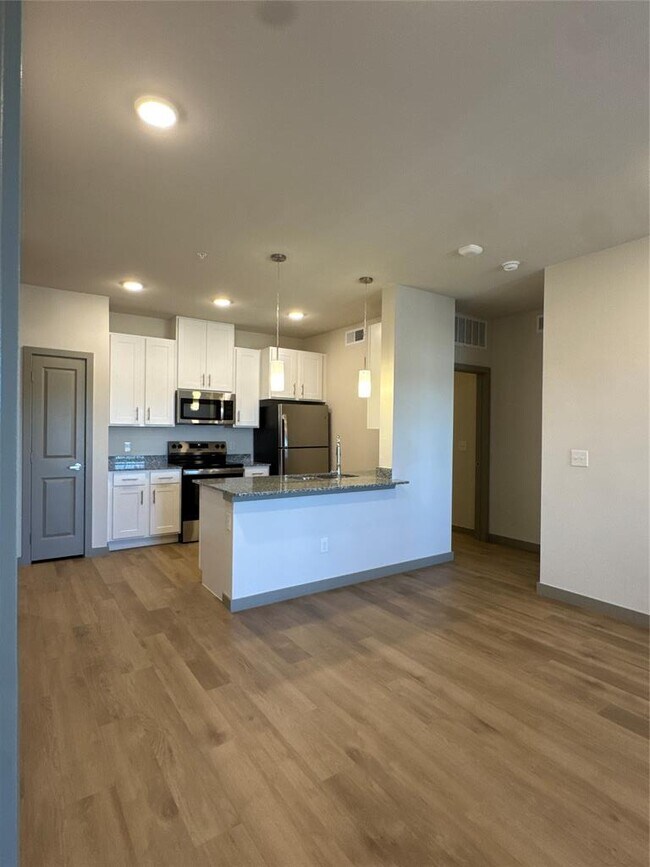 Building Photo - 691 Union Chapel Rd